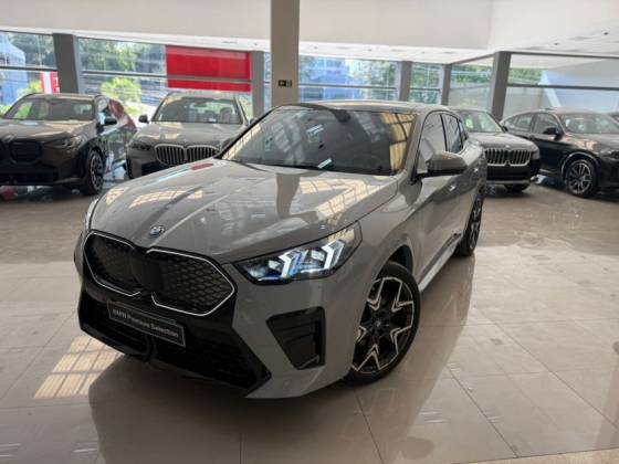 BMW iX2 64,8 KW ELÉTRICO XDRIVE30 M SPORT